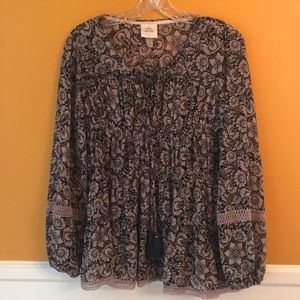 Adorable Top w/Elastic Detailing